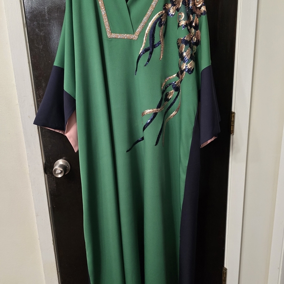 Other - Elegant Green Kaftan with Embroidered Design